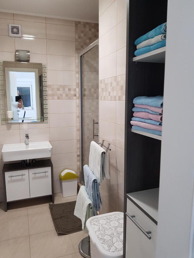 Apartmani Zaric Malinska Exteriör bild