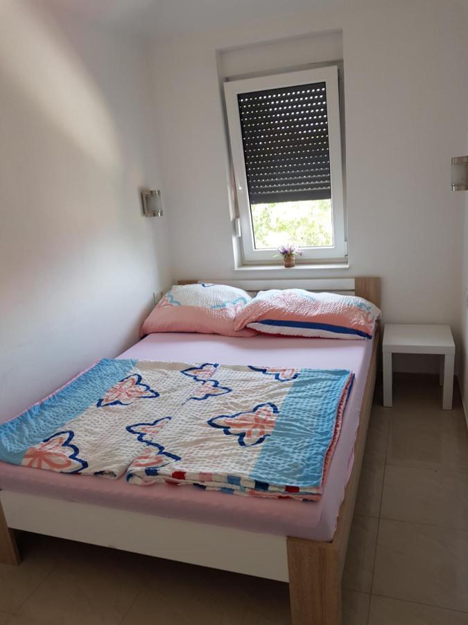 Apartmani Zaric Malinska Exteriör bild