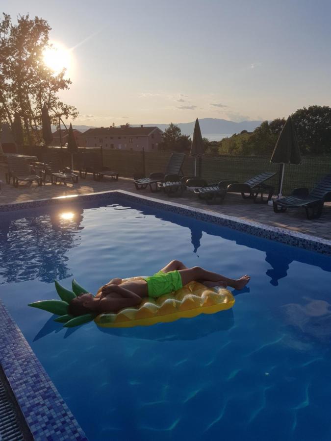 Apartmani Zaric Malinska Exteriör bild