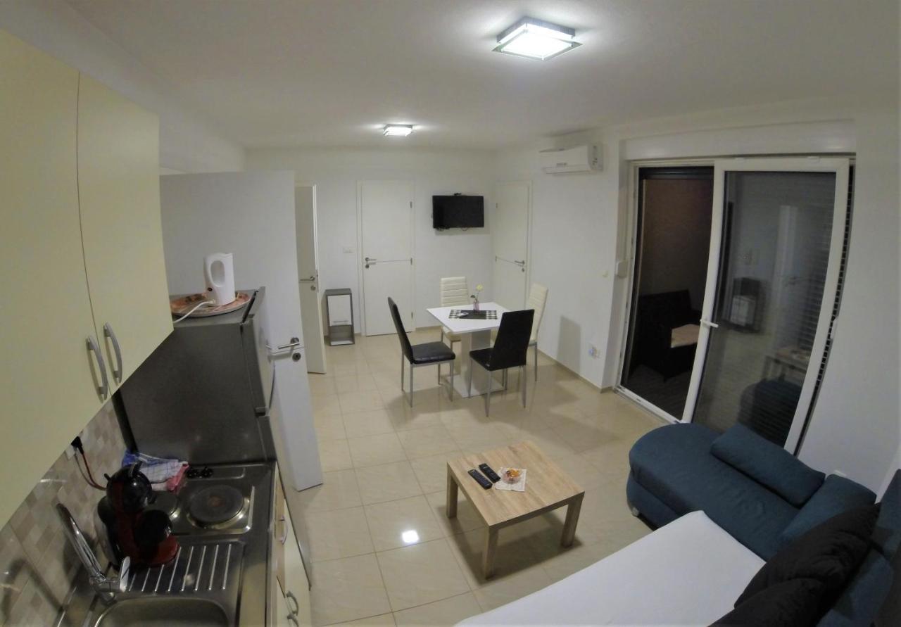 Apartmani Zaric Malinska Exteriör bild