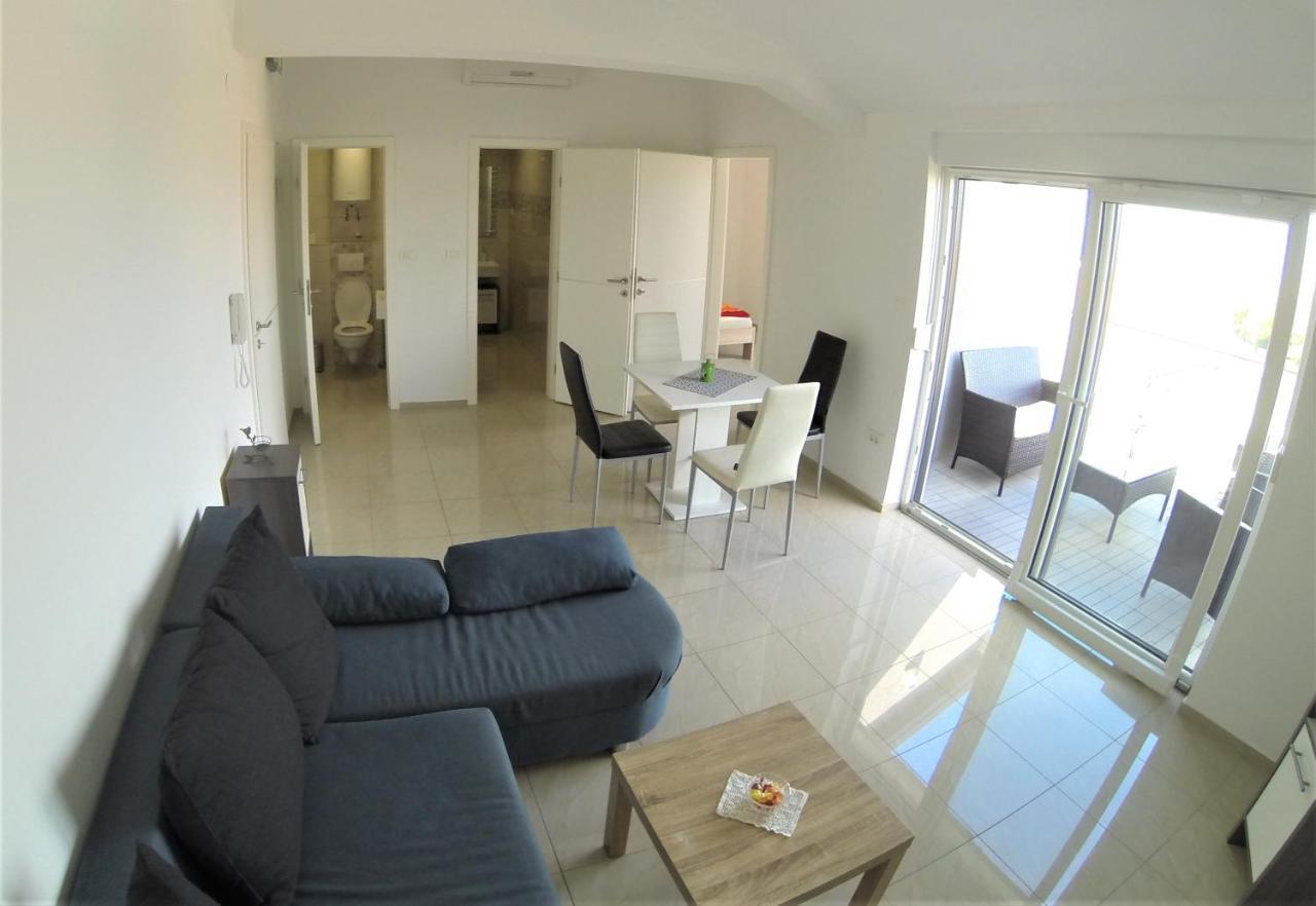 Apartmani Zaric Malinska Exteriör bild