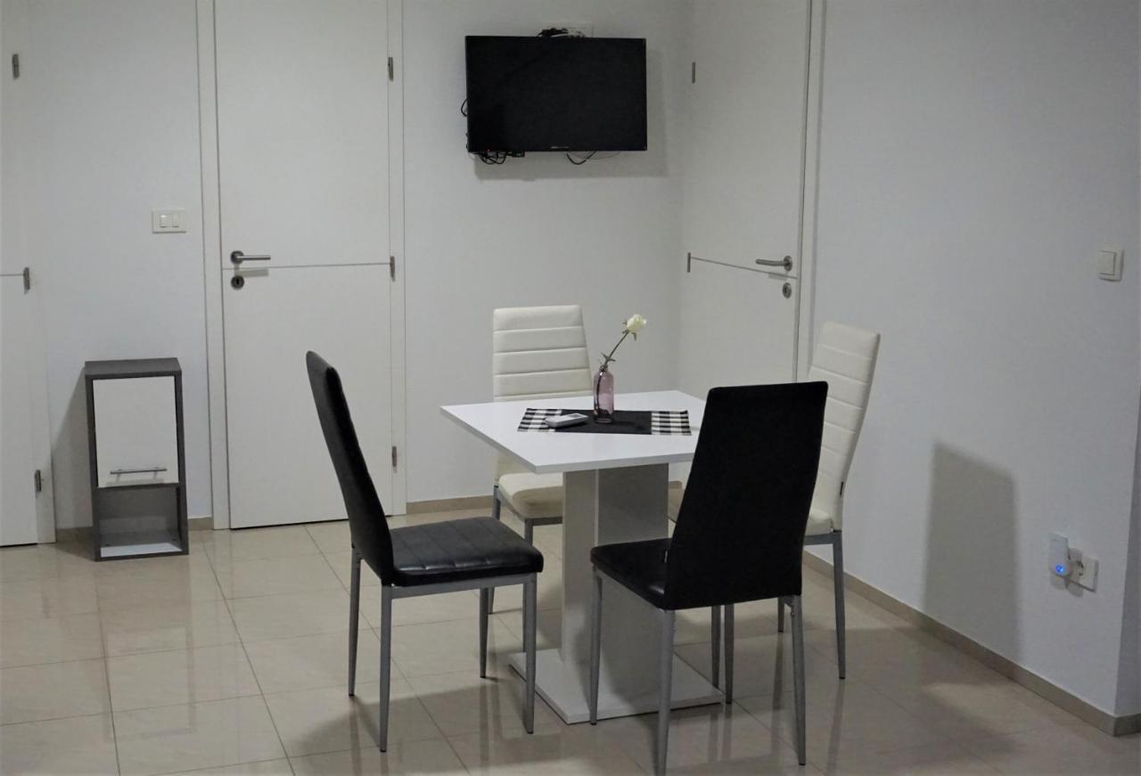 Apartmani Zaric Malinska Exteriör bild