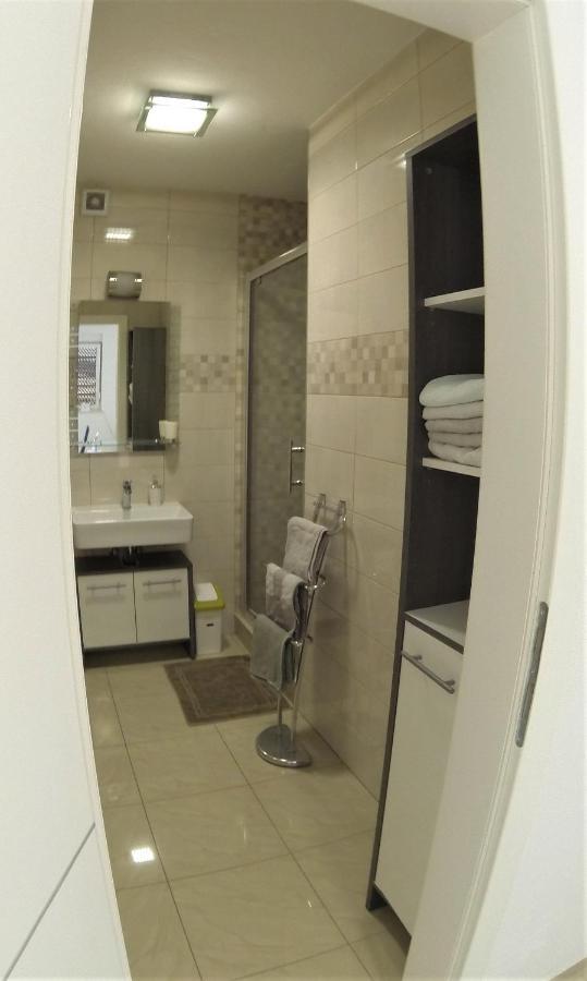 Apartmani Zaric Malinska Exteriör bild