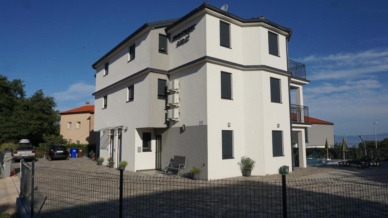 Apartmani Zaric Malinska Exteriör bild