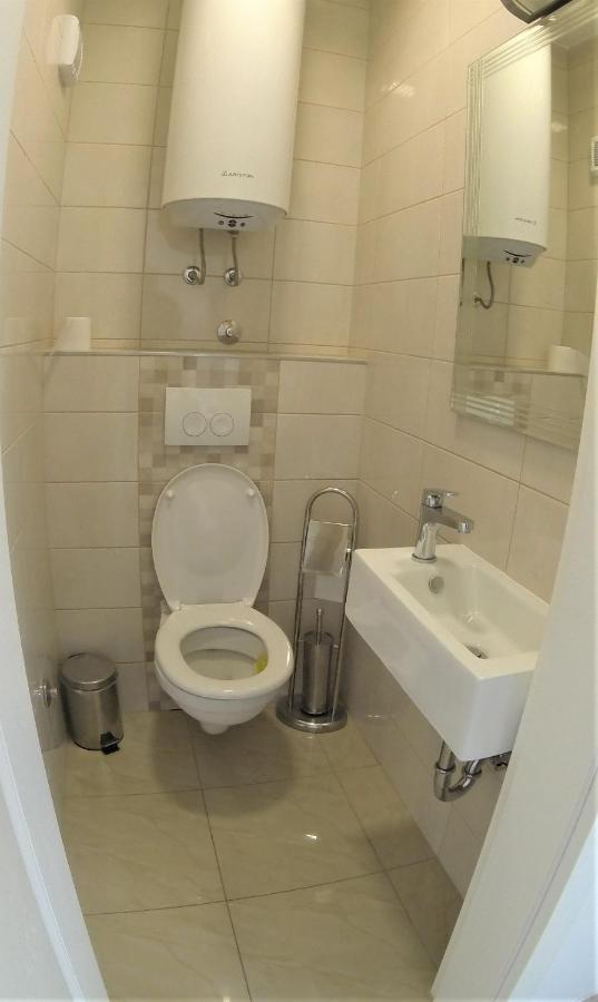 Apartmani Zaric Malinska Exteriör bild