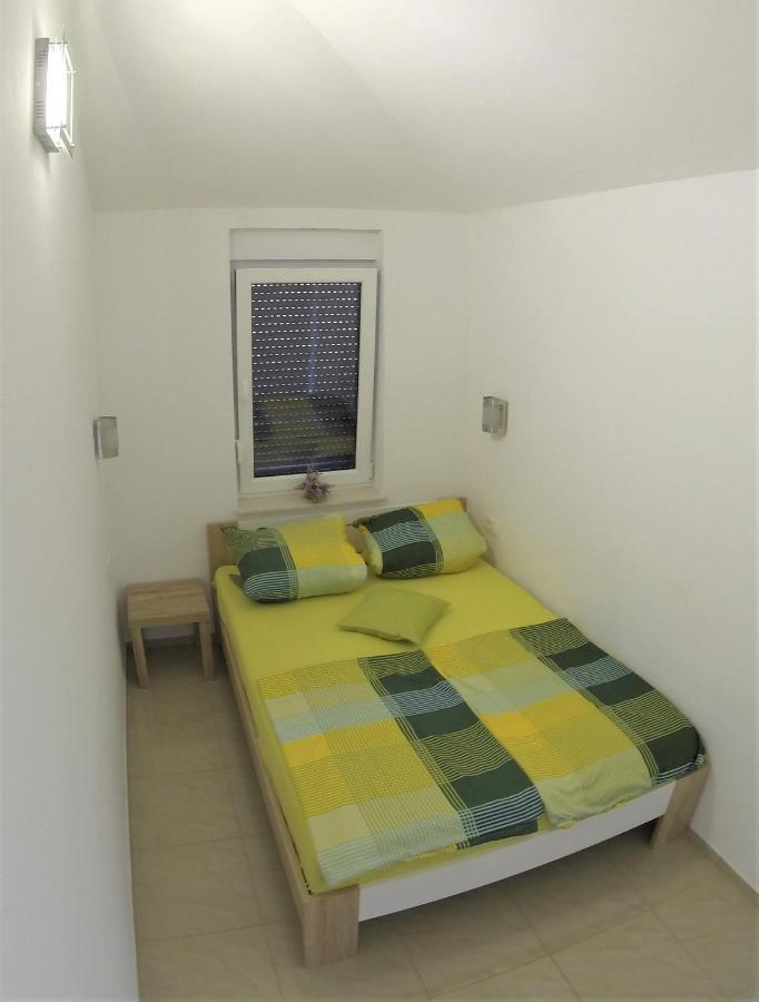 Apartmani Zaric Malinska Exteriör bild