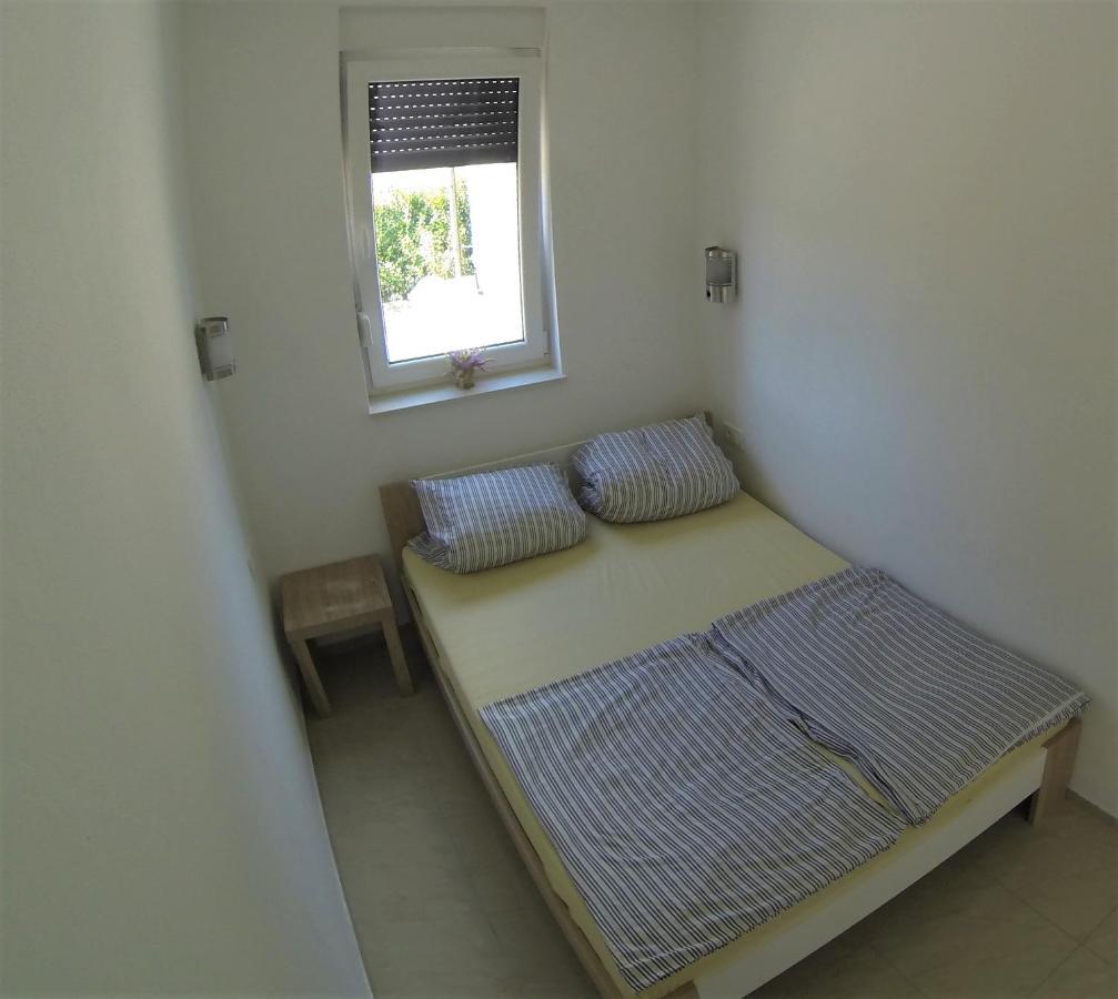 Apartmani Zaric Malinska Exteriör bild