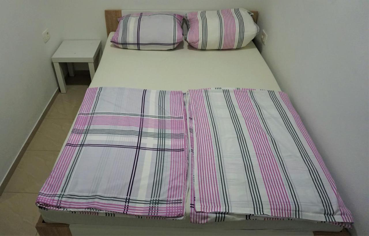 Apartmani Zaric Malinska Exteriör bild