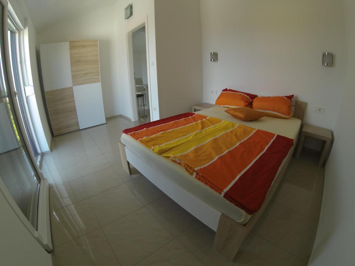 Apartmani Zaric Malinska Exteriör bild