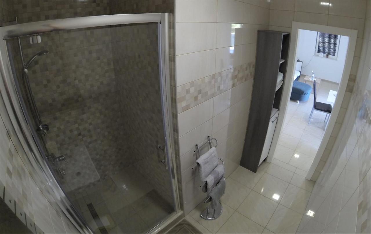 Apartmani Zaric Malinska Exteriör bild